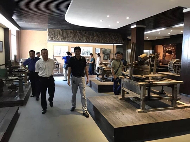 省供销社领导参观百尼茶庵_副本.jpg